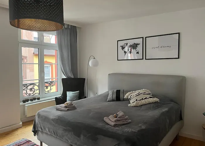 Stilvolle Altstadtwohnung Mit 2 Schlafzimmern Apartamento *